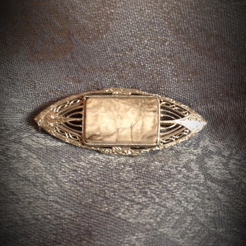 14KT white gold filigree brooch